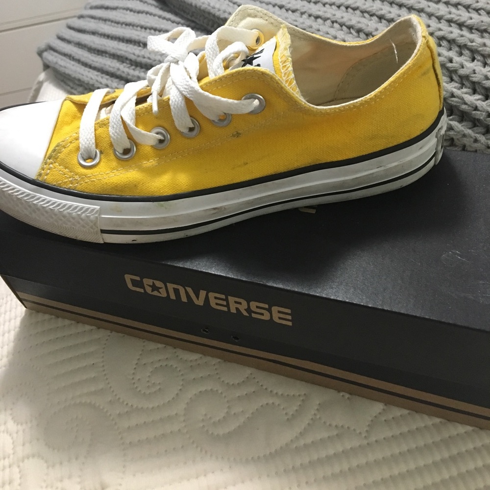 Woman's yellow "lemon" converse sneaker